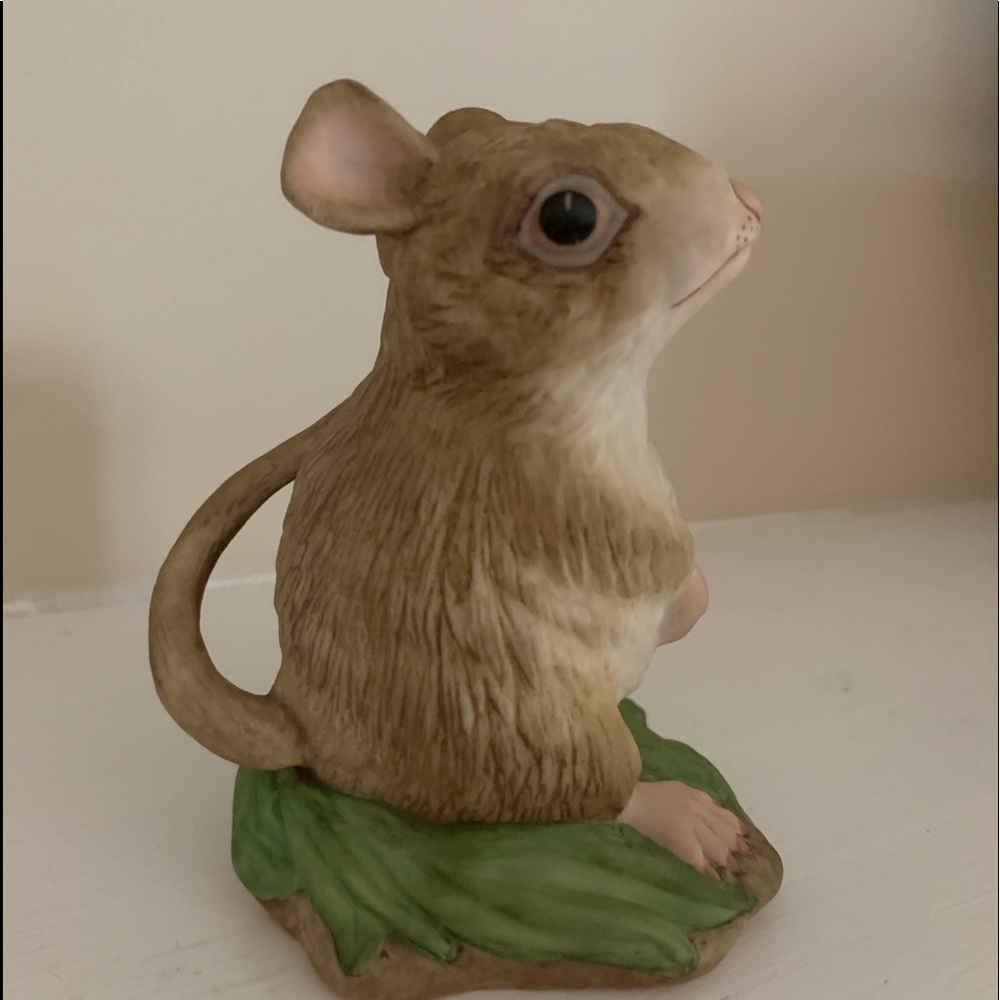 Vtg BOEHM Deer Mouse Porcelain Figurine 3 3/4” tall Made USA EUC